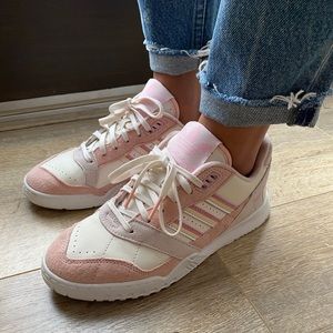 Adidas Low top sneakers